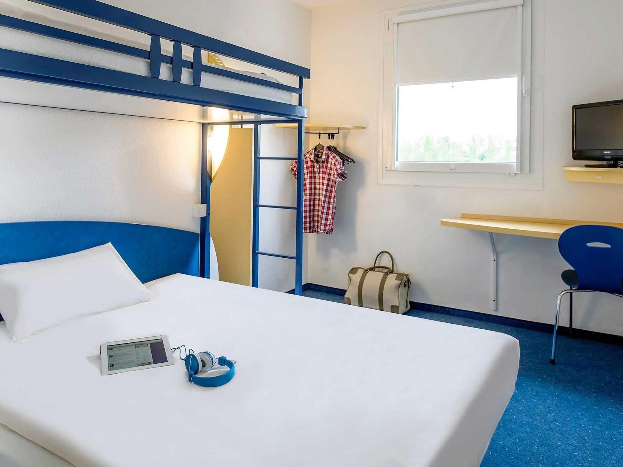 Ibis Budget Coutances Exteriér fotografie