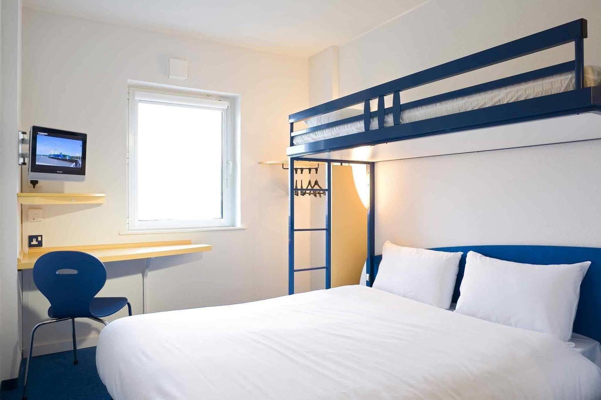 Ibis Budget Coutances Exteriér fotografie